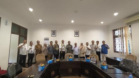 Kunjungan UBT ke UNY